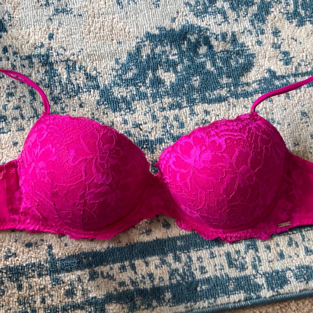 Victoria’s Secret Pink Date Push-Up